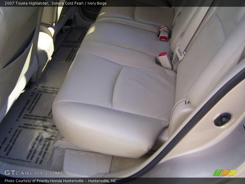 Sonora Gold Pearl / Ivory Beige 2007 Toyota Highlander