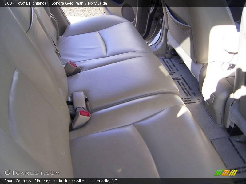 Sonora Gold Pearl / Ivory Beige 2007 Toyota Highlander