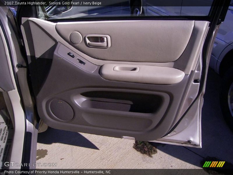 Sonora Gold Pearl / Ivory Beige 2007 Toyota Highlander