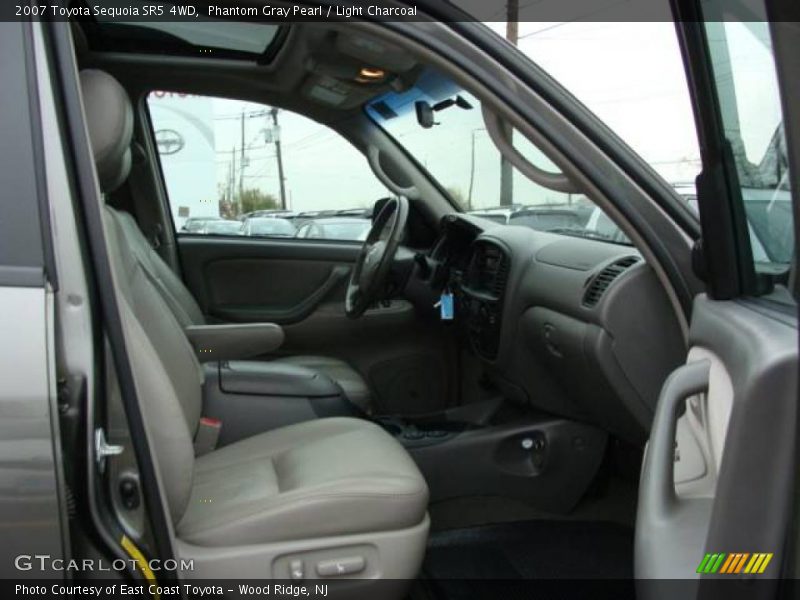 Phantom Gray Pearl / Light Charcoal 2007 Toyota Sequoia SR5 4WD