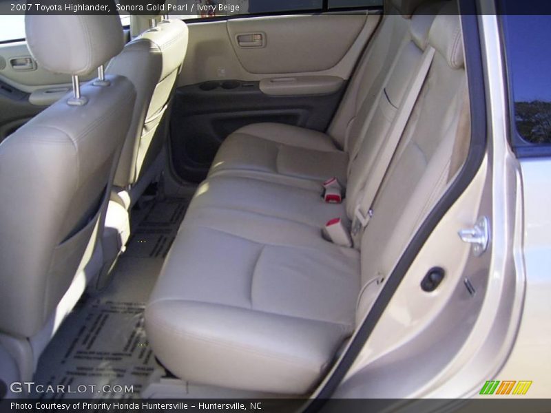 Sonora Gold Pearl / Ivory Beige 2007 Toyota Highlander