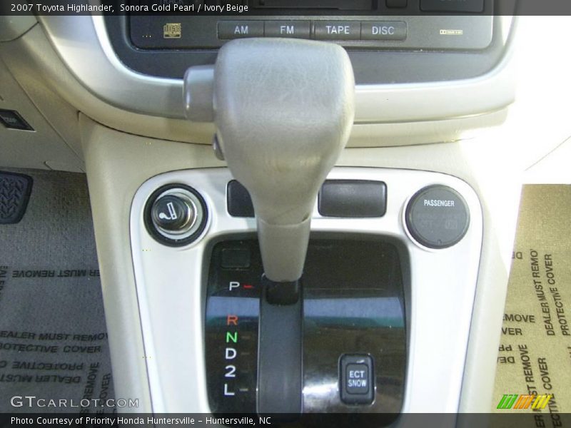Sonora Gold Pearl / Ivory Beige 2007 Toyota Highlander