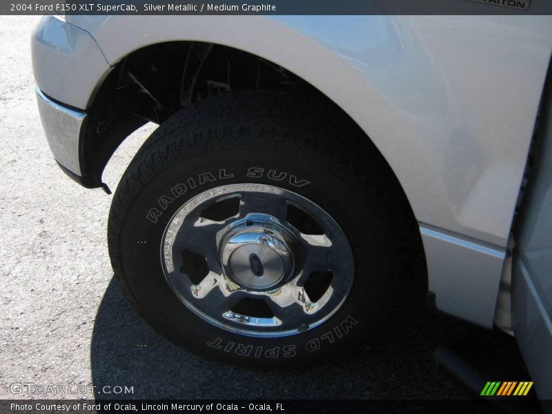 Silver Metallic / Medium Graphite 2004 Ford F150 XLT SuperCab