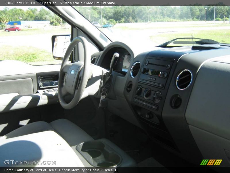 Silver Metallic / Medium Graphite 2004 Ford F150 XLT SuperCab