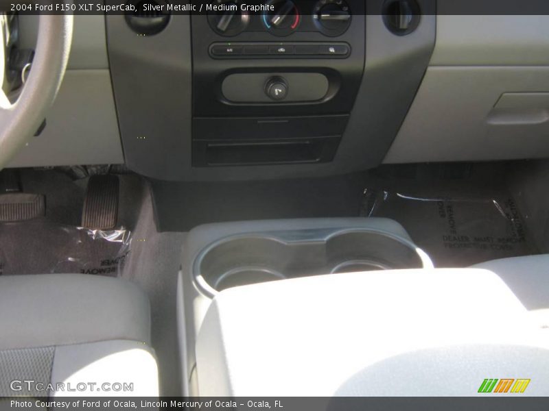 Silver Metallic / Medium Graphite 2004 Ford F150 XLT SuperCab