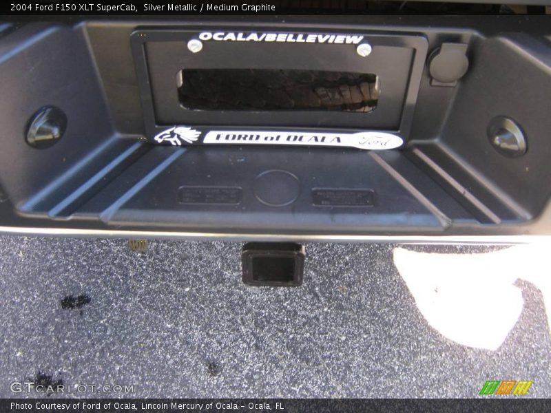 Silver Metallic / Medium Graphite 2004 Ford F150 XLT SuperCab