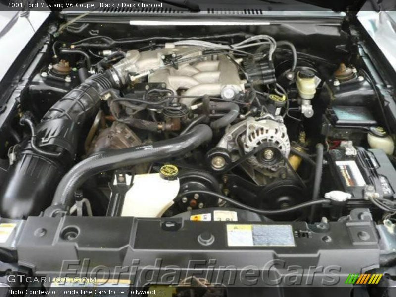 Black / Dark Charcoal 2001 Ford Mustang V6 Coupe