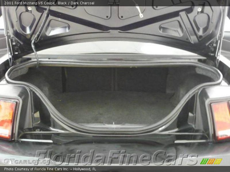 Black / Dark Charcoal 2001 Ford Mustang V6 Coupe