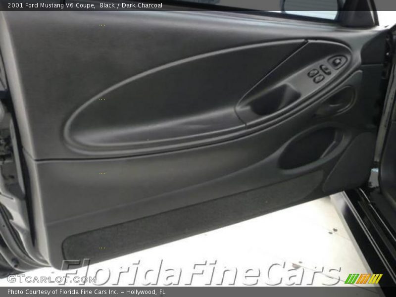 Black / Dark Charcoal 2001 Ford Mustang V6 Coupe