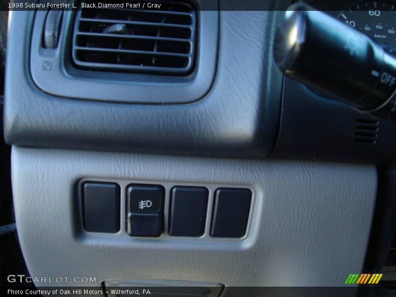 Black Diamond Pearl / Gray 1998 Subaru Forester L