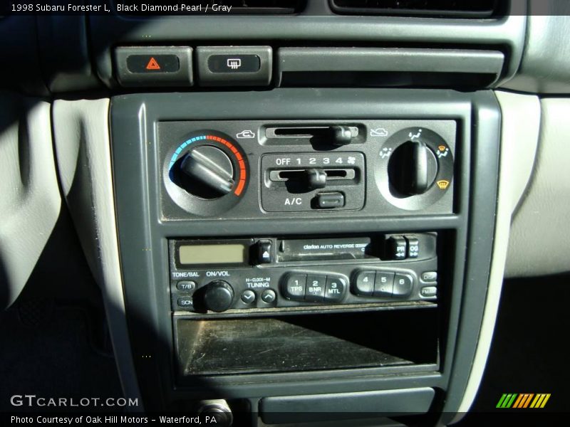 Black Diamond Pearl / Gray 1998 Subaru Forester L