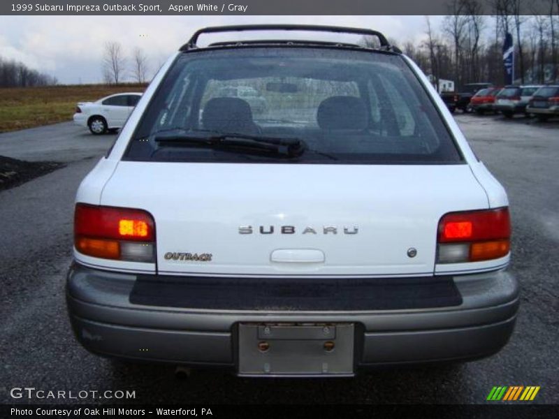 Aspen White / Gray 1999 Subaru Impreza Outback Sport