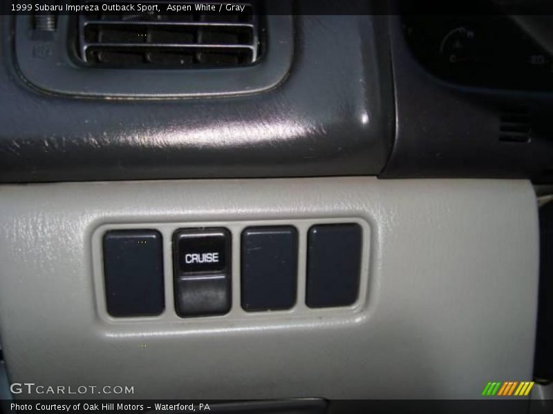 Aspen White / Gray 1999 Subaru Impreza Outback Sport