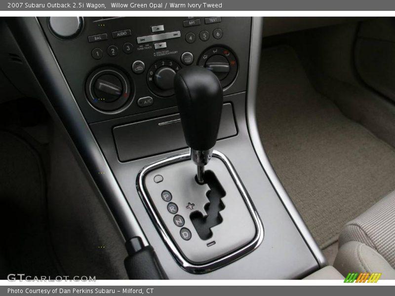 Willow Green Opal / Warm Ivory Tweed 2007 Subaru Outback 2.5i Wagon