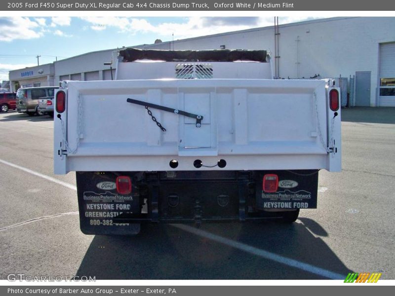 Oxford White / Medium Flint 2005 Ford F450 Super Duty XL Regular Cab 4x4 Chassis Dump Truck