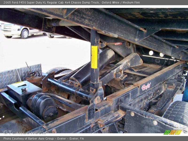 Oxford White / Medium Flint 2005 Ford F450 Super Duty XL Regular Cab 4x4 Chassis Dump Truck