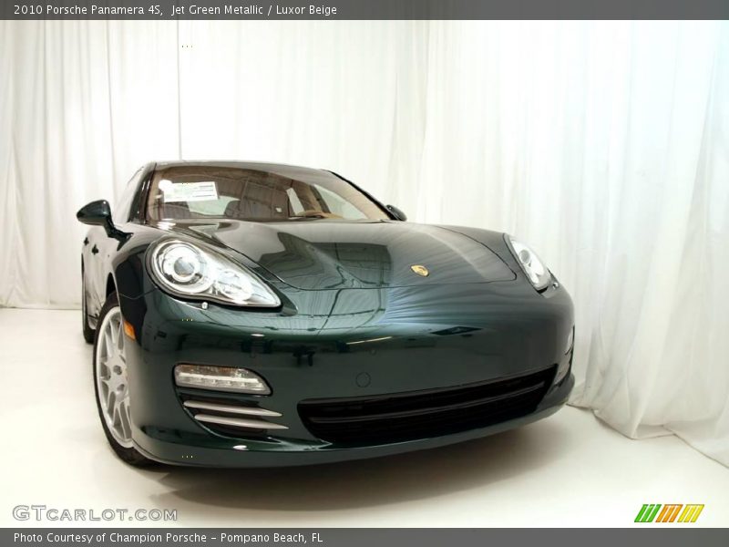 Jet Green Metallic / Luxor Beige 2010 Porsche Panamera 4S