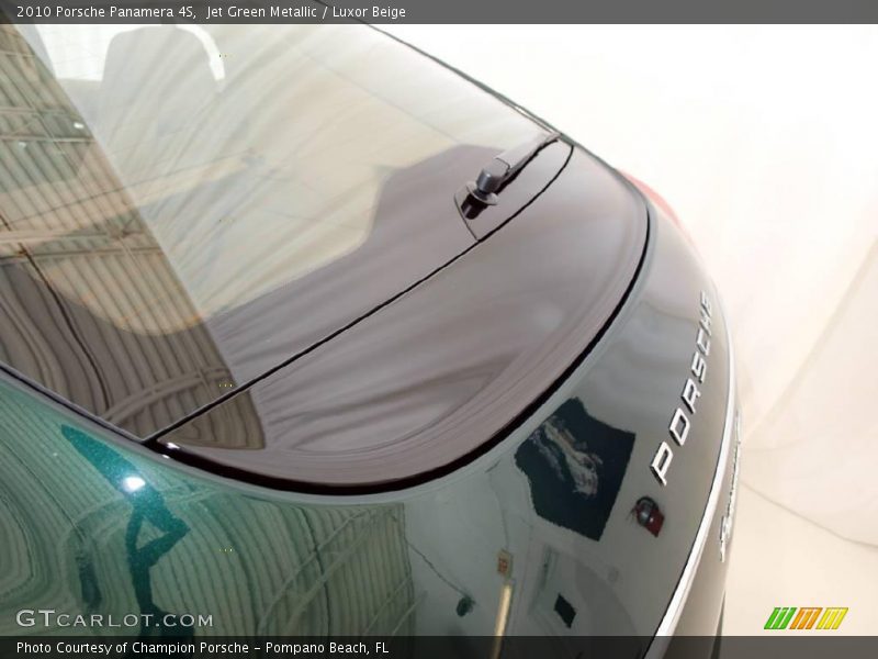 Jet Green Metallic / Luxor Beige 2010 Porsche Panamera 4S