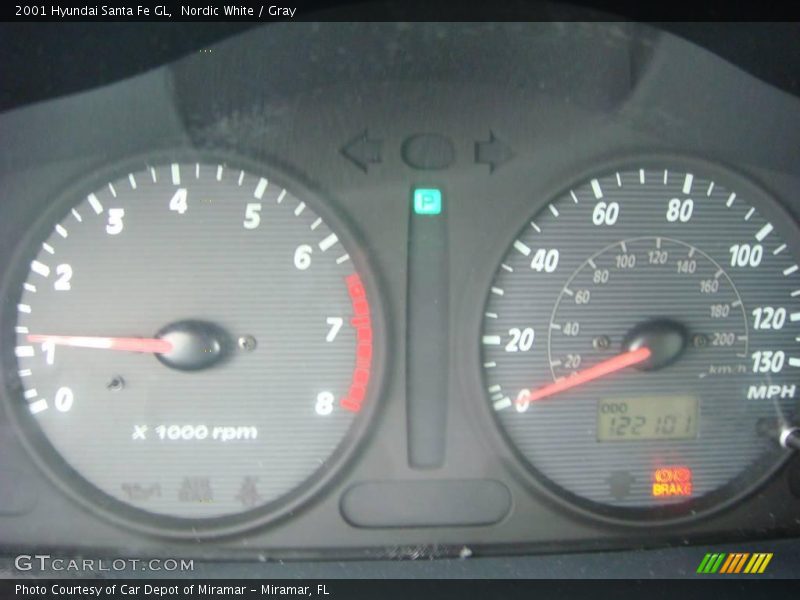 Nordic White / Gray 2001 Hyundai Santa Fe GL