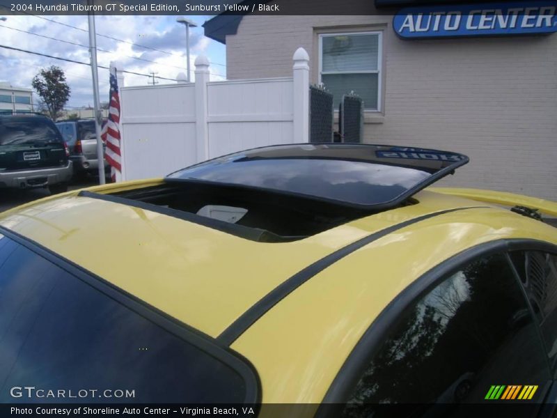 Sunburst Yellow / Black 2004 Hyundai Tiburon GT Special Edition