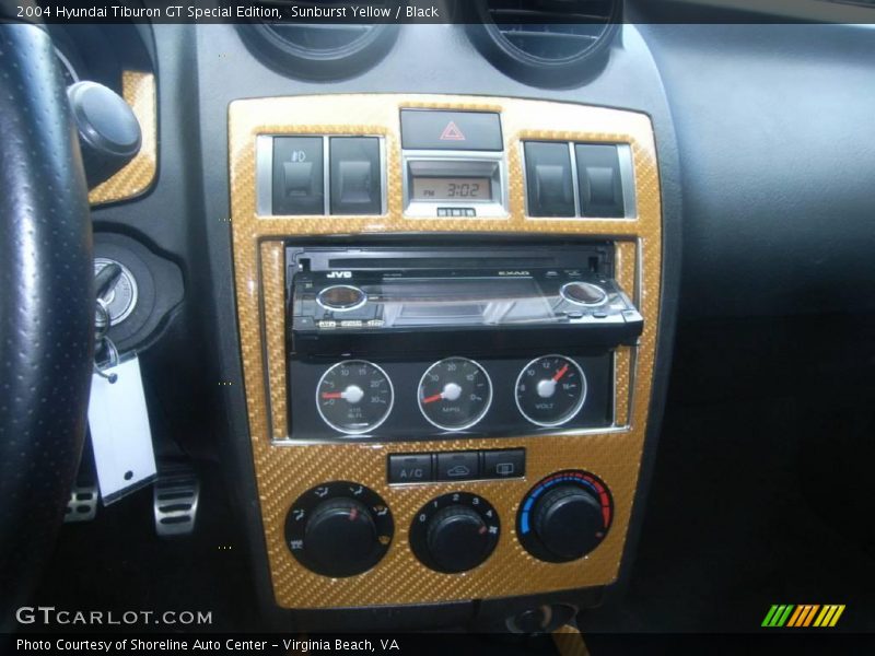 Sunburst Yellow / Black 2004 Hyundai Tiburon GT Special Edition