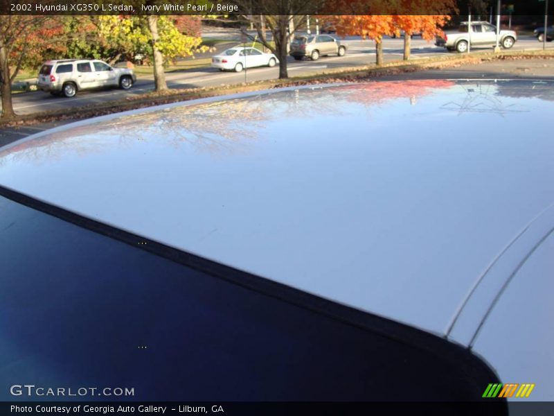 Ivory White Pearl / Beige 2002 Hyundai XG350 L Sedan