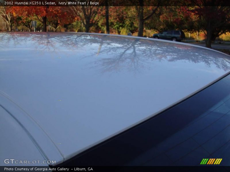Ivory White Pearl / Beige 2002 Hyundai XG350 L Sedan