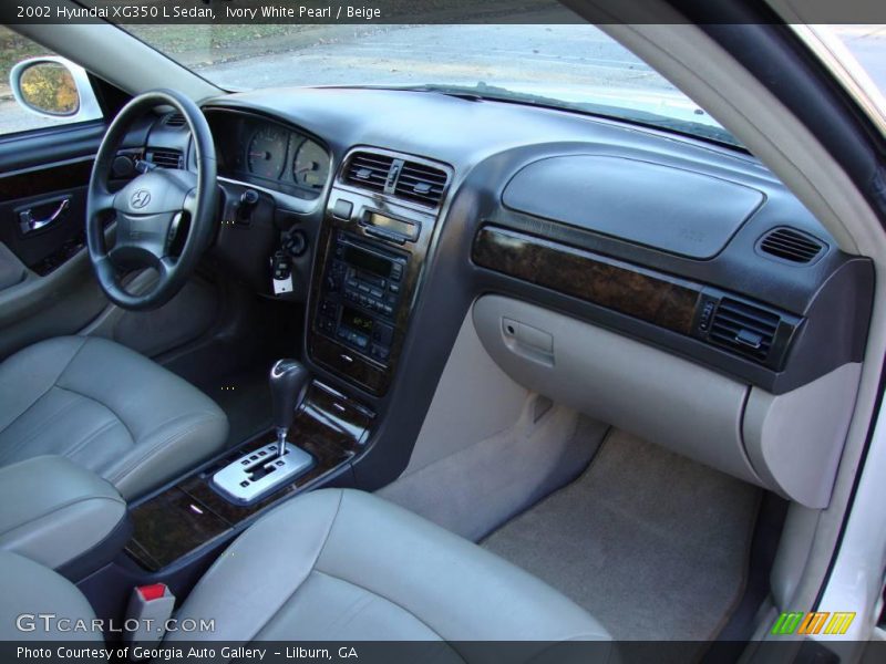 Ivory White Pearl / Beige 2002 Hyundai XG350 L Sedan