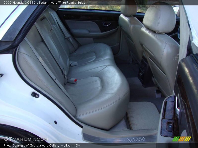 Ivory White Pearl / Beige 2002 Hyundai XG350 L Sedan