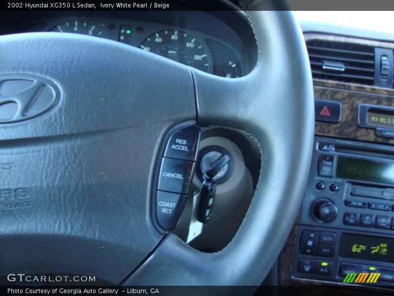 Ivory White Pearl / Beige 2002 Hyundai XG350 L Sedan