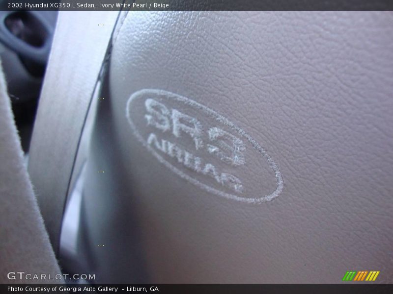 Ivory White Pearl / Beige 2002 Hyundai XG350 L Sedan