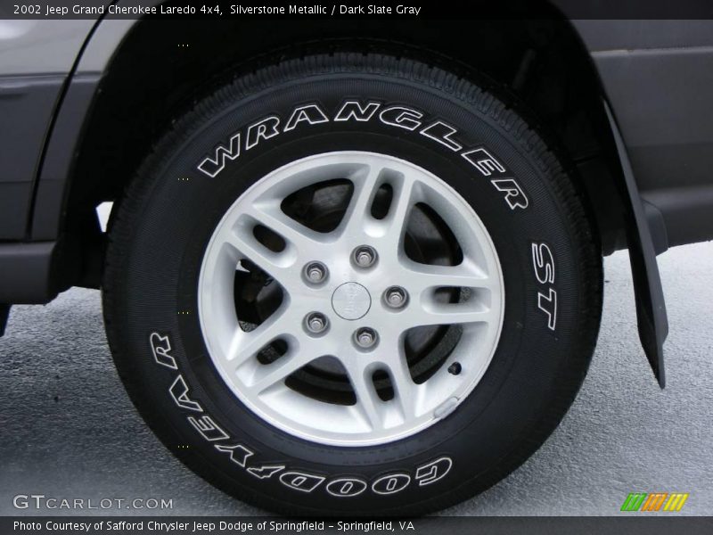 Silverstone Metallic / Dark Slate Gray 2002 Jeep Grand Cherokee Laredo 4x4