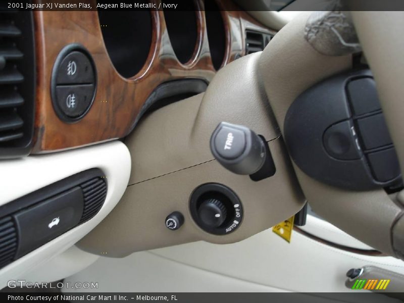 Aegean Blue Metallic / Ivory 2001 Jaguar XJ Vanden Plas