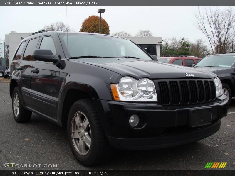 Black / Khaki 2005 Jeep Grand Cherokee Laredo 4x4