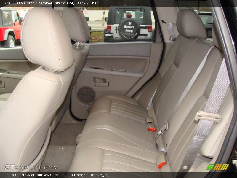Black / Khaki 2005 Jeep Grand Cherokee Laredo 4x4