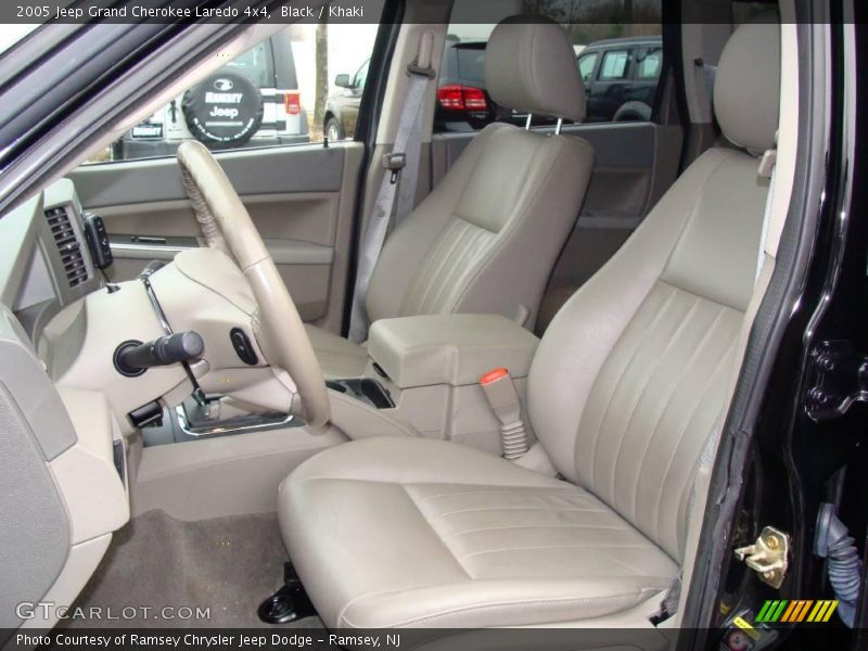 Black / Khaki 2005 Jeep Grand Cherokee Laredo 4x4