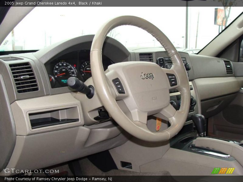 Black / Khaki 2005 Jeep Grand Cherokee Laredo 4x4