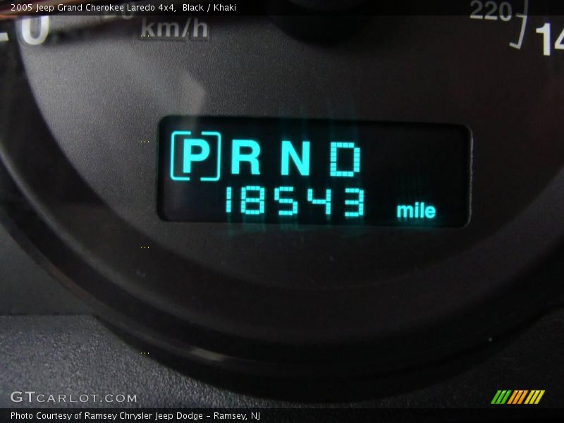 Black / Khaki 2005 Jeep Grand Cherokee Laredo 4x4