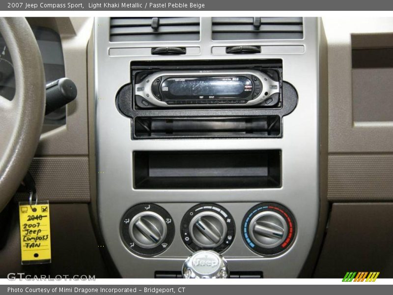 Light Khaki Metallic / Pastel Pebble Beige 2007 Jeep Compass Sport