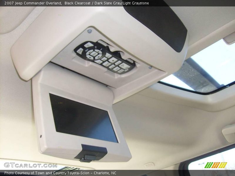 Black Clearcoat / Dark Slate Gray/Light Graystone 2007 Jeep Commander Overland