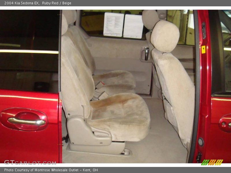 Ruby Red / Beige 2004 Kia Sedona EX