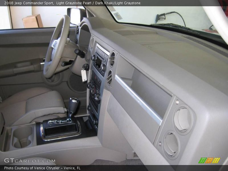 Light Graystone Pearl / Dark Khaki/Light Graystone 2008 Jeep Commander Sport