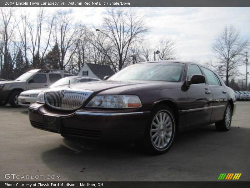 Autumn Red Metallic / Shale/Dove 2004 Lincoln Town Car Executive