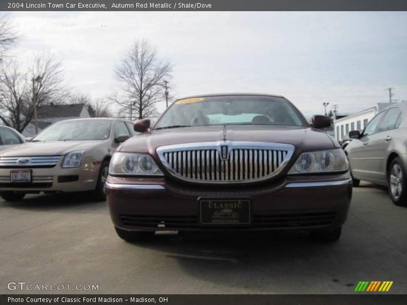 Autumn Red Metallic / Shale/Dove 2004 Lincoln Town Car Executive