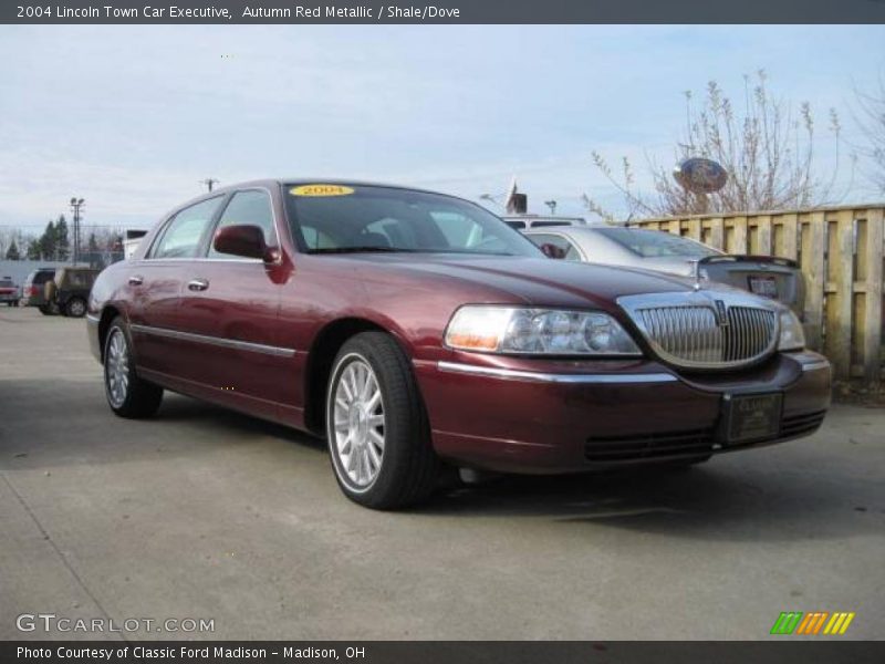 Autumn Red Metallic / Shale/Dove 2004 Lincoln Town Car Executive