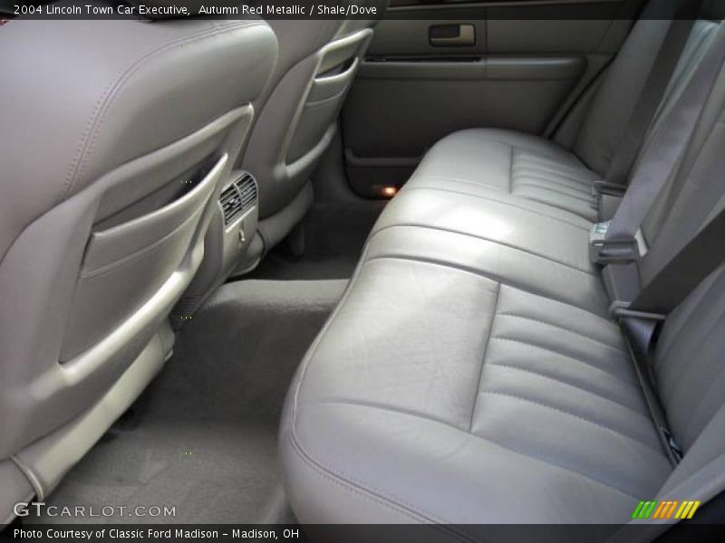 Autumn Red Metallic / Shale/Dove 2004 Lincoln Town Car Executive