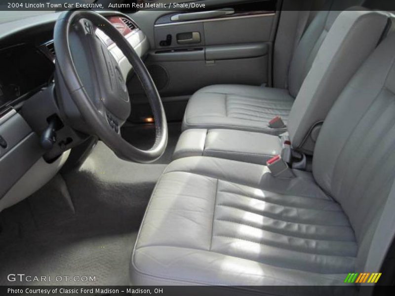 Autumn Red Metallic / Shale/Dove 2004 Lincoln Town Car Executive
