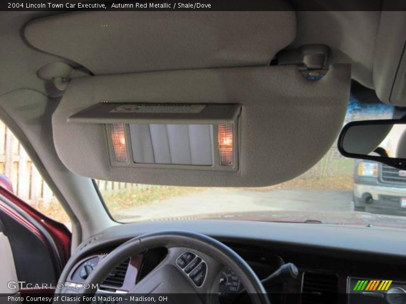 Autumn Red Metallic / Shale/Dove 2004 Lincoln Town Car Executive