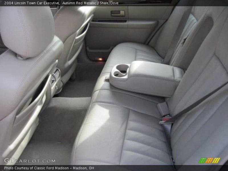 Autumn Red Metallic / Shale/Dove 2004 Lincoln Town Car Executive