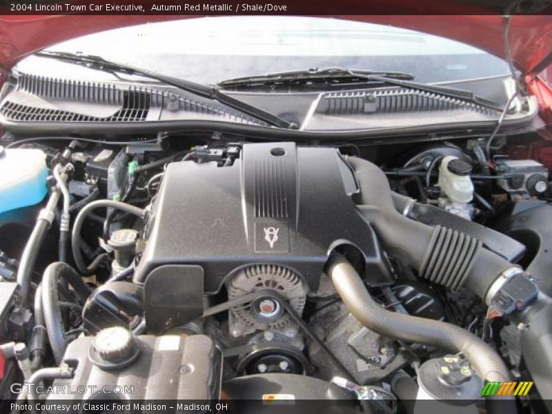 Autumn Red Metallic / Shale/Dove 2004 Lincoln Town Car Executive